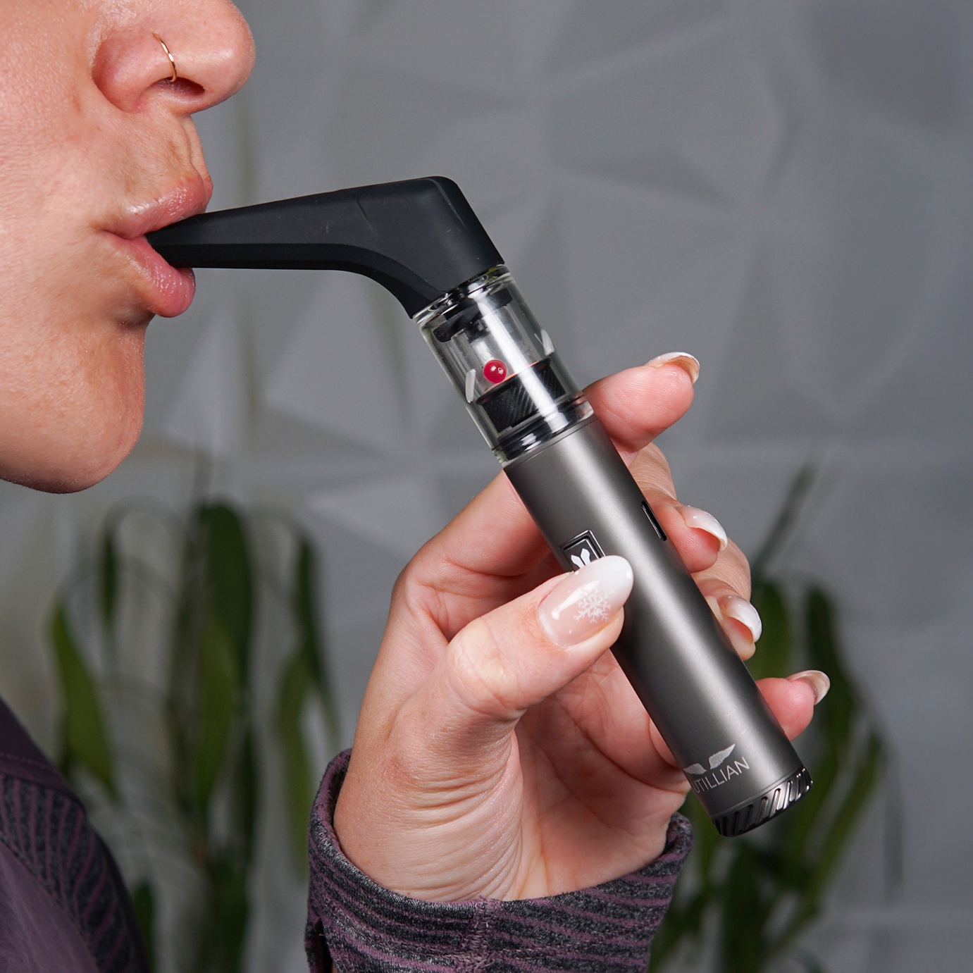 Utillian 6 Dab Pen mit rotierender Ruby Terp Pearl und sichtbarem Dampf