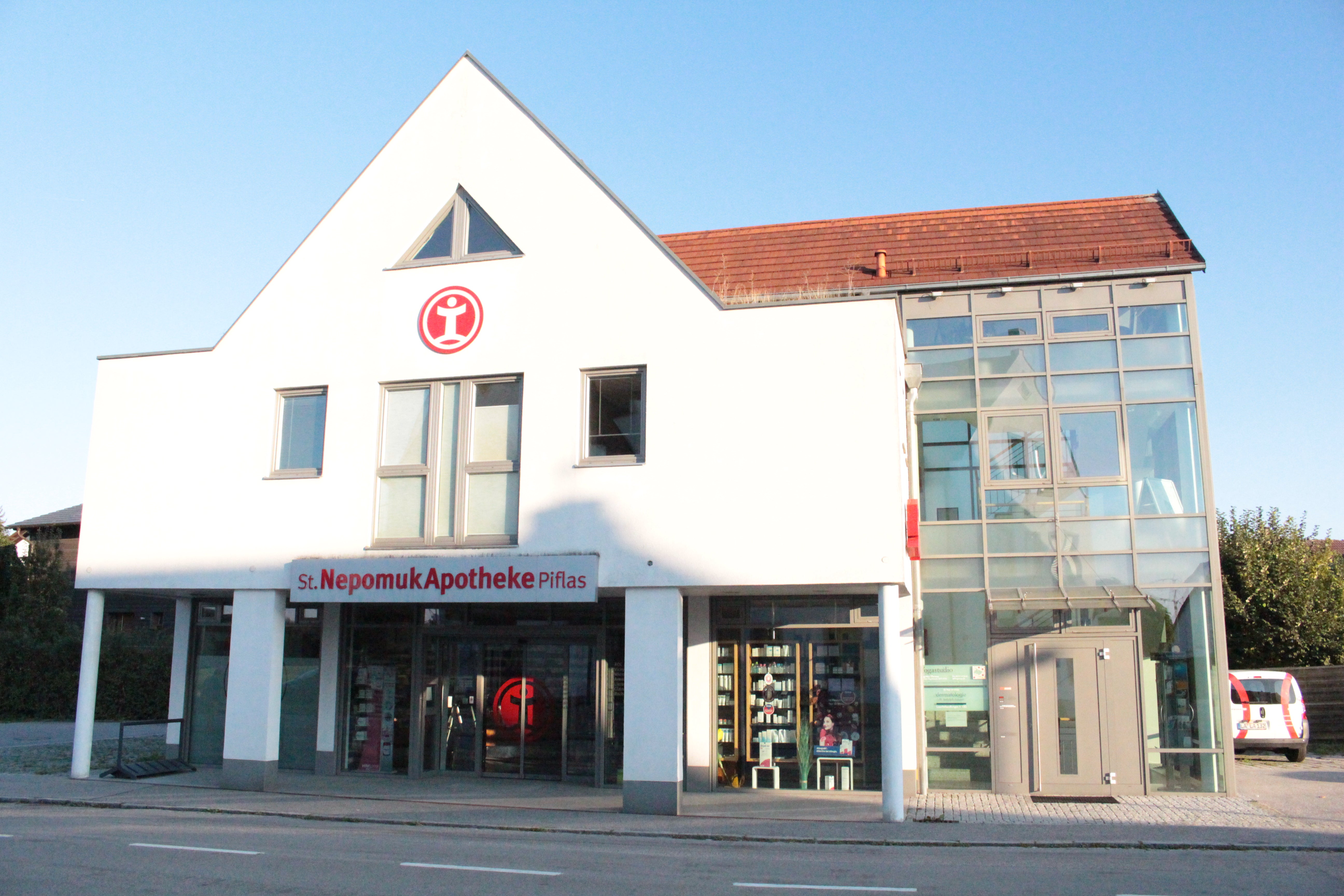 St. Nepomuk Apotheke Cannabis Apotheke Ergolding ✅ Titelbild